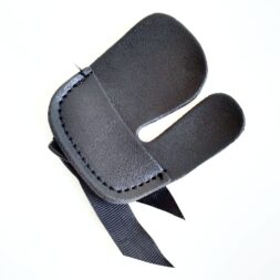FINGER TAB BLACK - PELINDUNG JARI UNTUK PANAHAN - ENIGMA